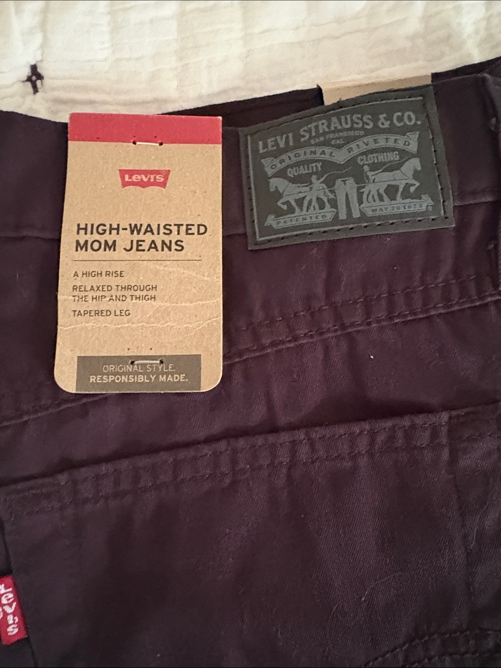 Levi's High-Waisted Mom Jeans - Deep Plum